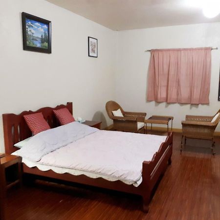 Minine Guesthouse Silang Экстерьер фото