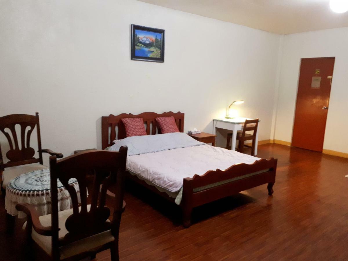 Minine Guesthouse Silang Экстерьер фото