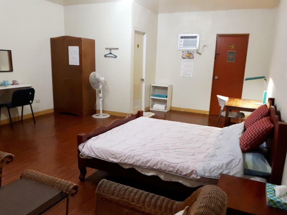 Minine Guesthouse Silang Экстерьер фото