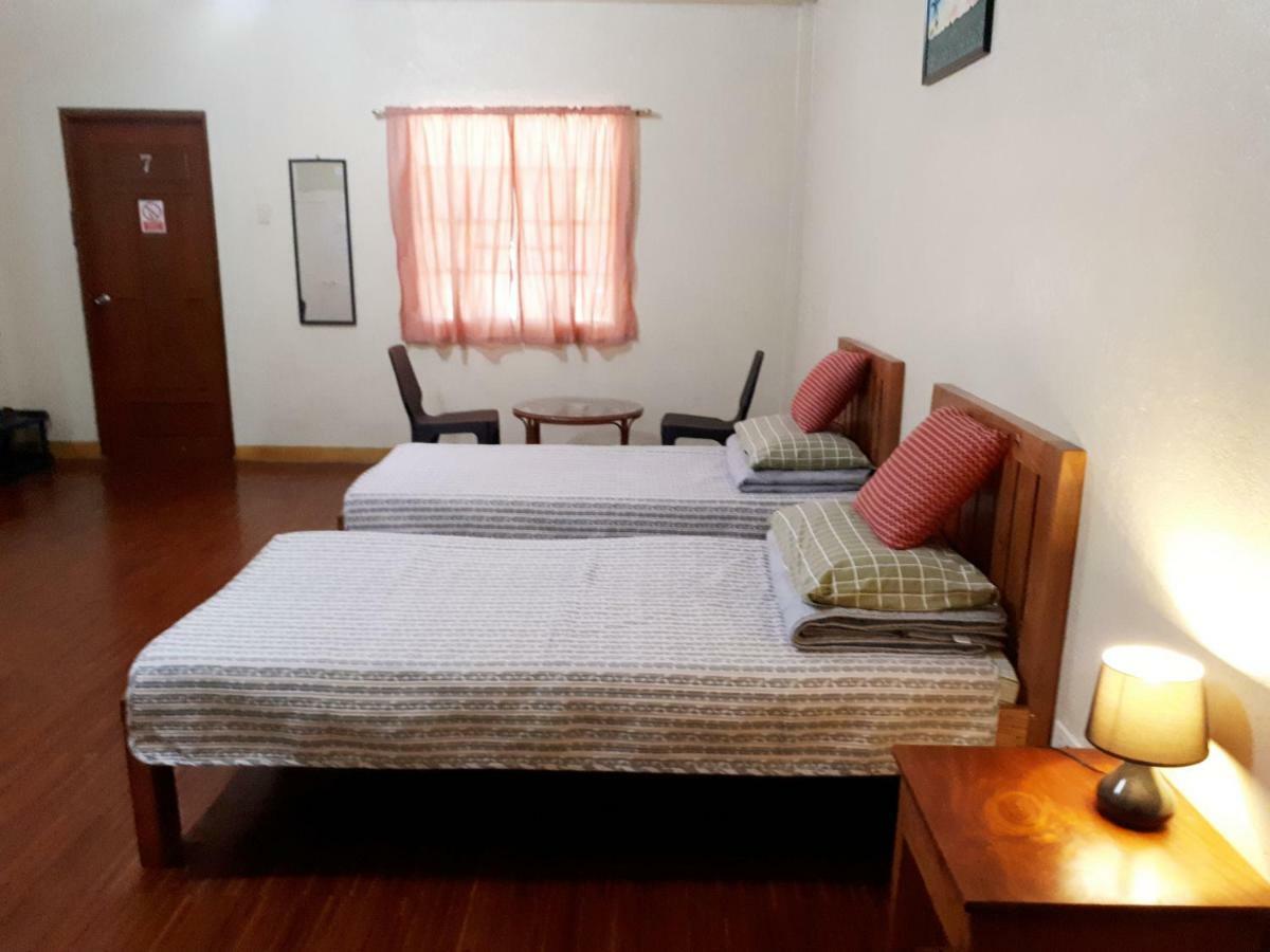 Minine Guesthouse Silang Экстерьер фото