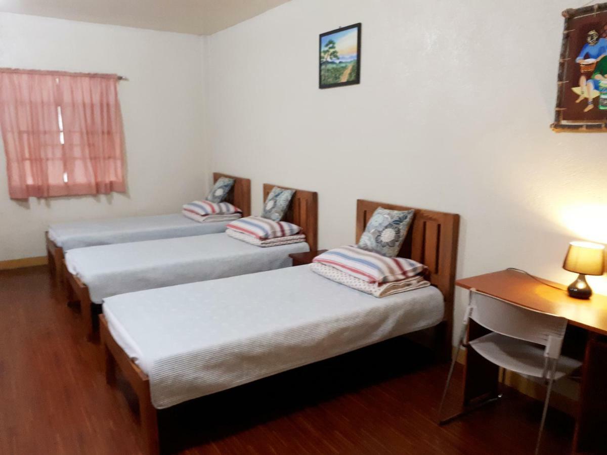 Minine Guesthouse Silang Экстерьер фото