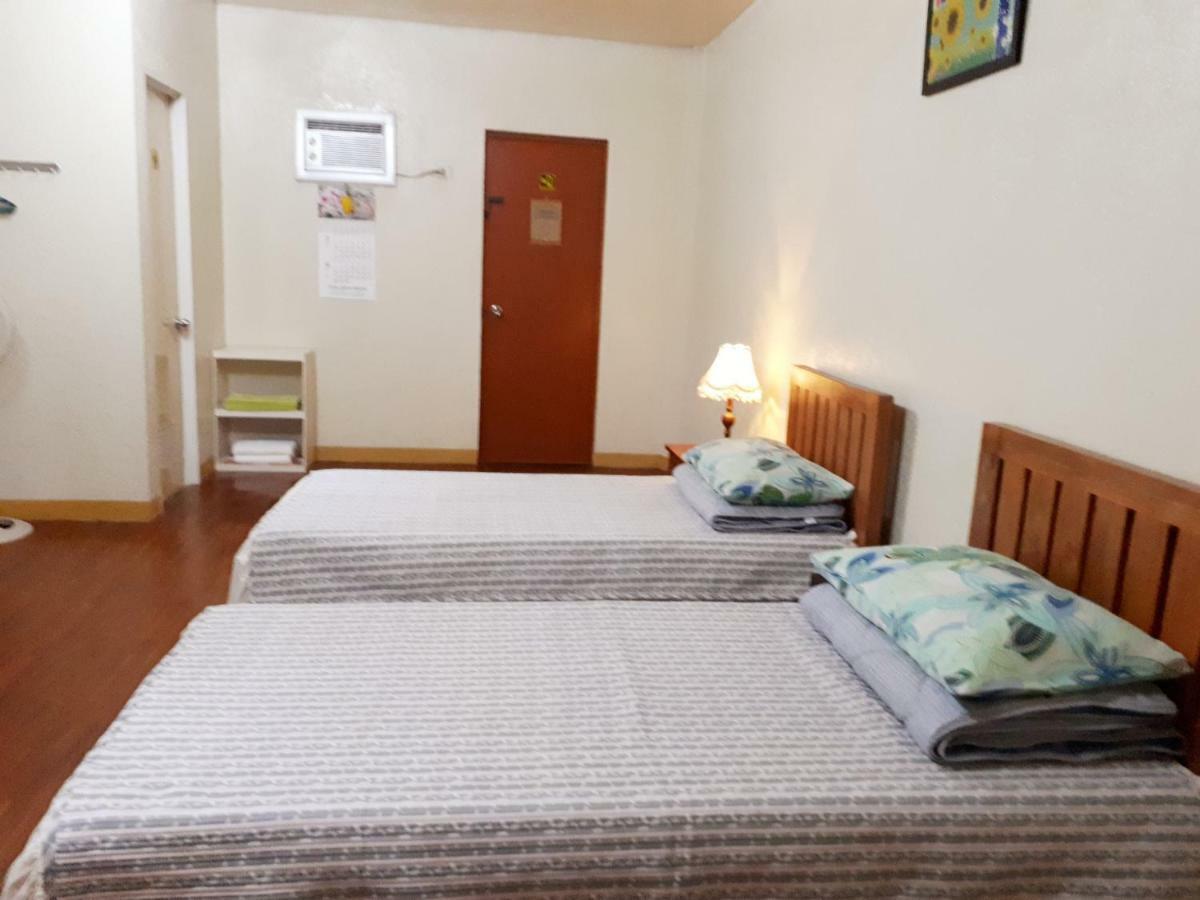 Minine Guesthouse Silang Экстерьер фото